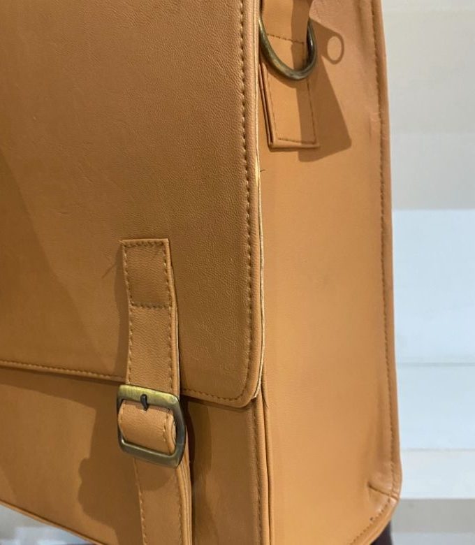 Maletín - Mochila L Camel (Saldo)